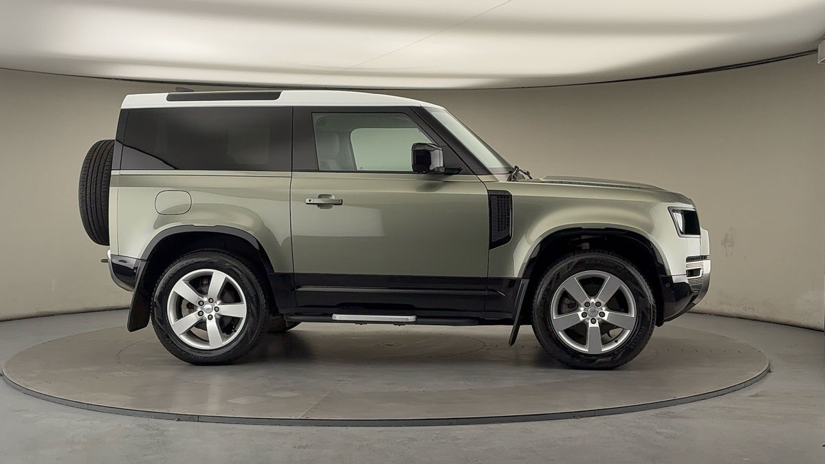 More views of Land Rover Defender 90