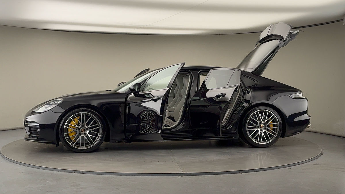 More views of Porsche Panamera