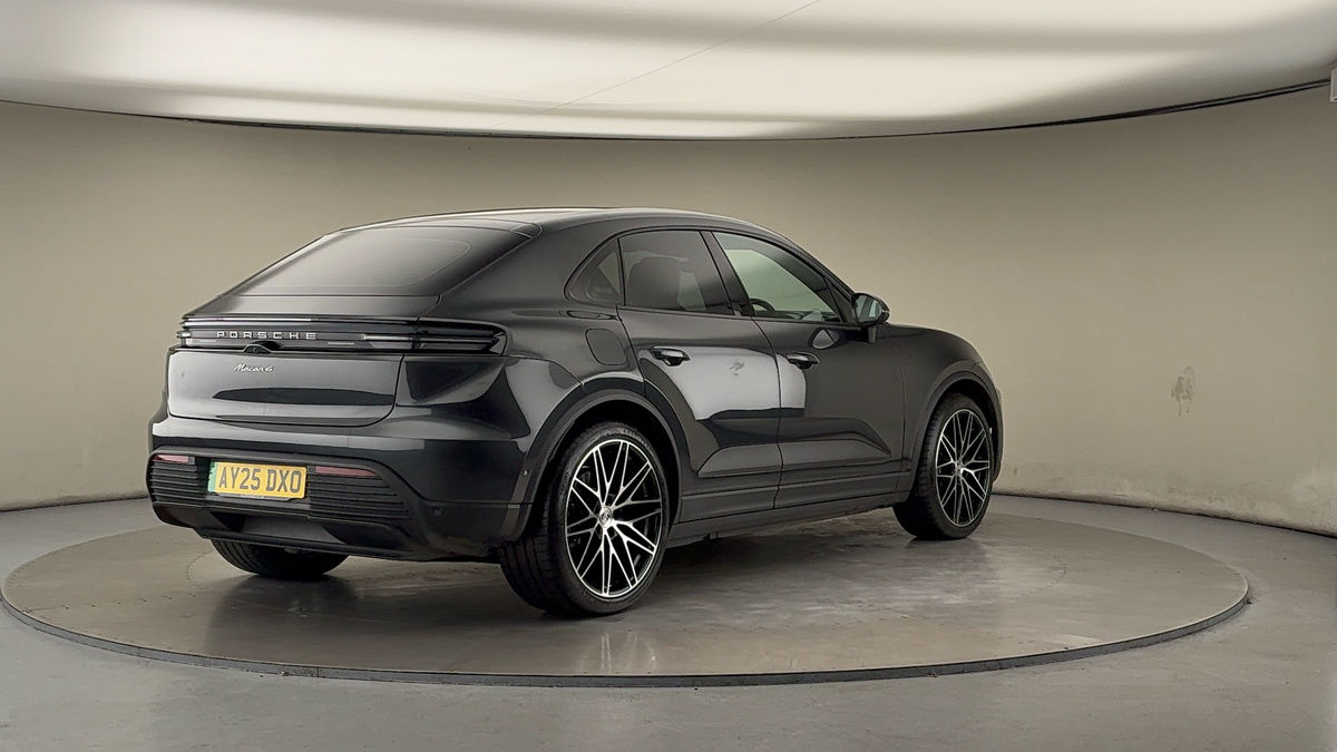 More views of Porsche Macan