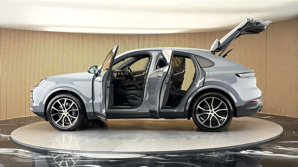 More views of Porsche Cayenne