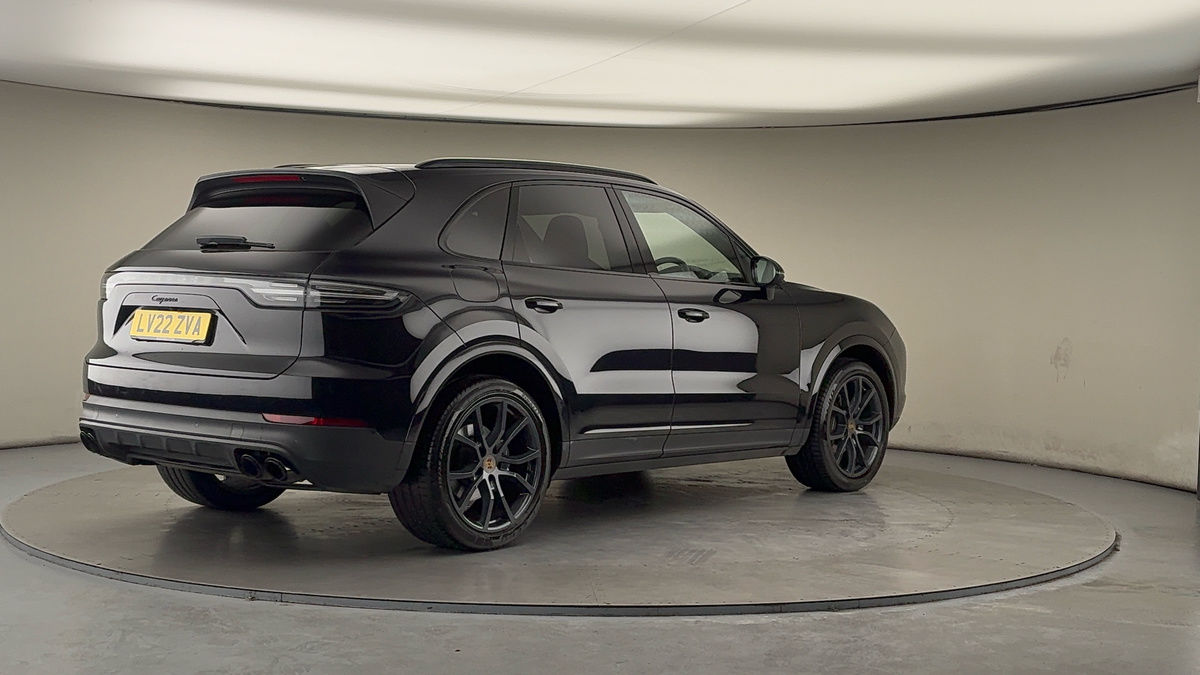 Porsche Cayenne Image 21