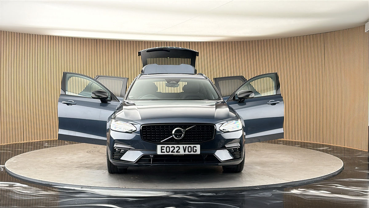 More views of Volvo V90