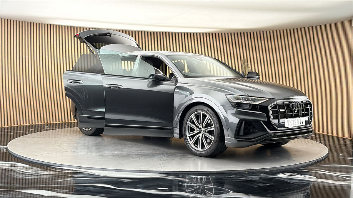 More views of Audi Q8