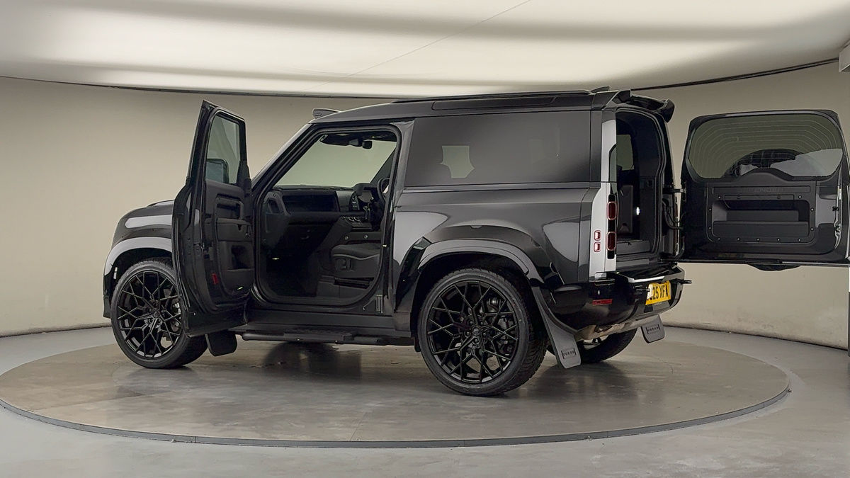More views of Land Rover Defender 90