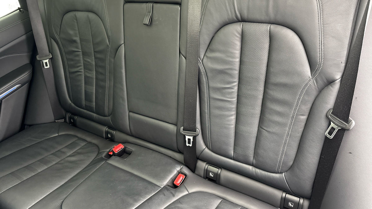 BMW X5 Image 8