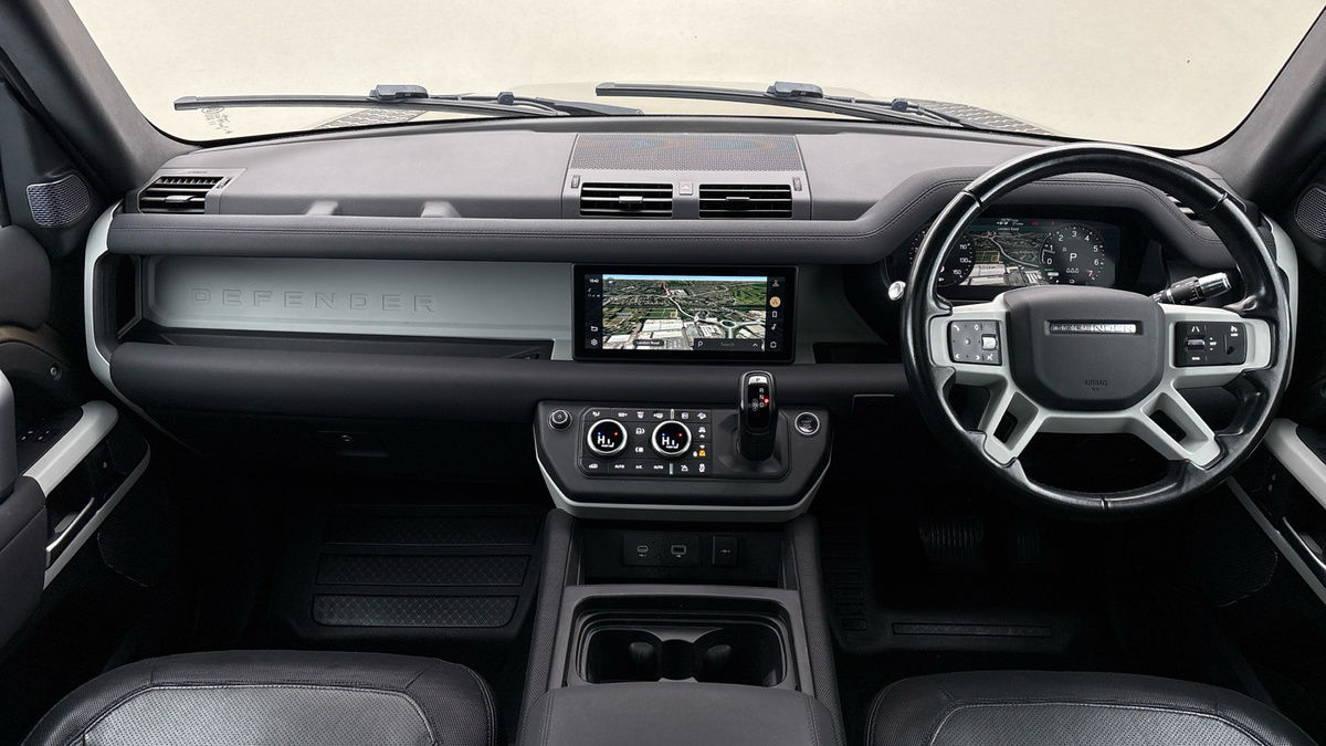 Land Rover Defender 110 Image 12