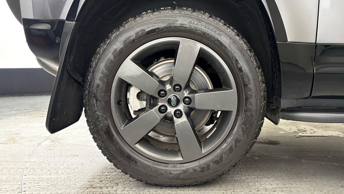 Land Rover Defender 90 Image 10