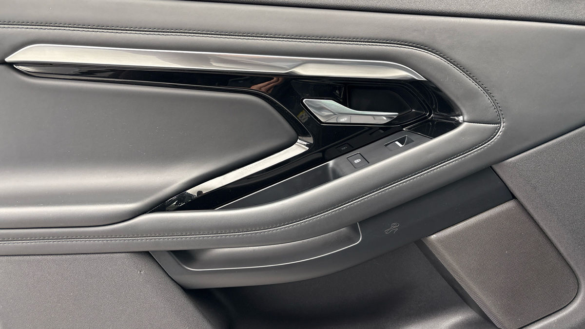 Land Rover Range Rover Evoque Image 19