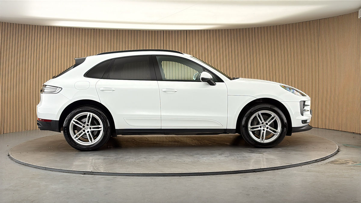 Porsche Macan Image 16