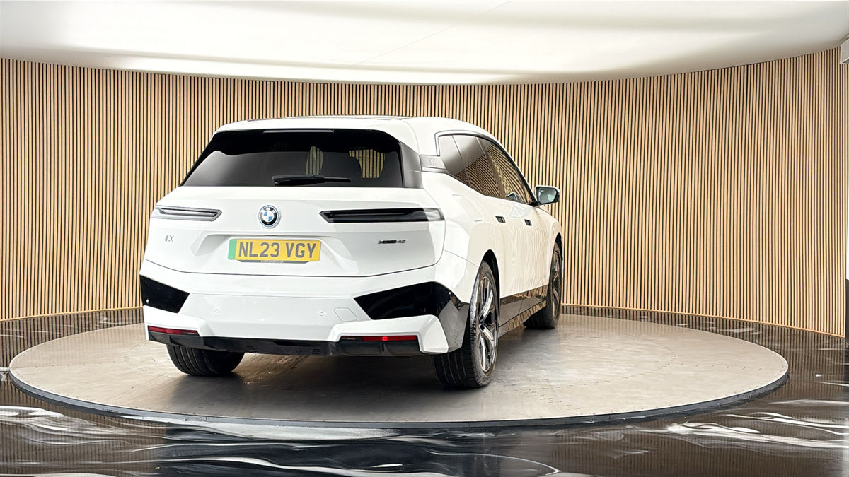 More views of BMW iX