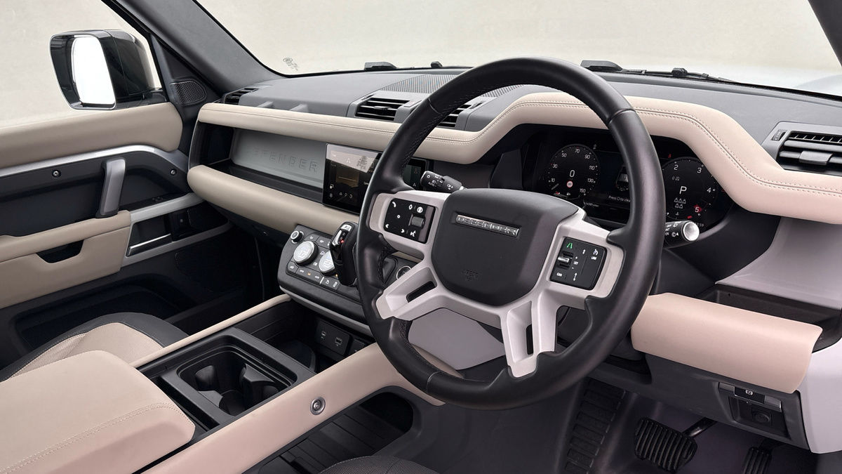 Land Rover Defender 110 Urban Image 5