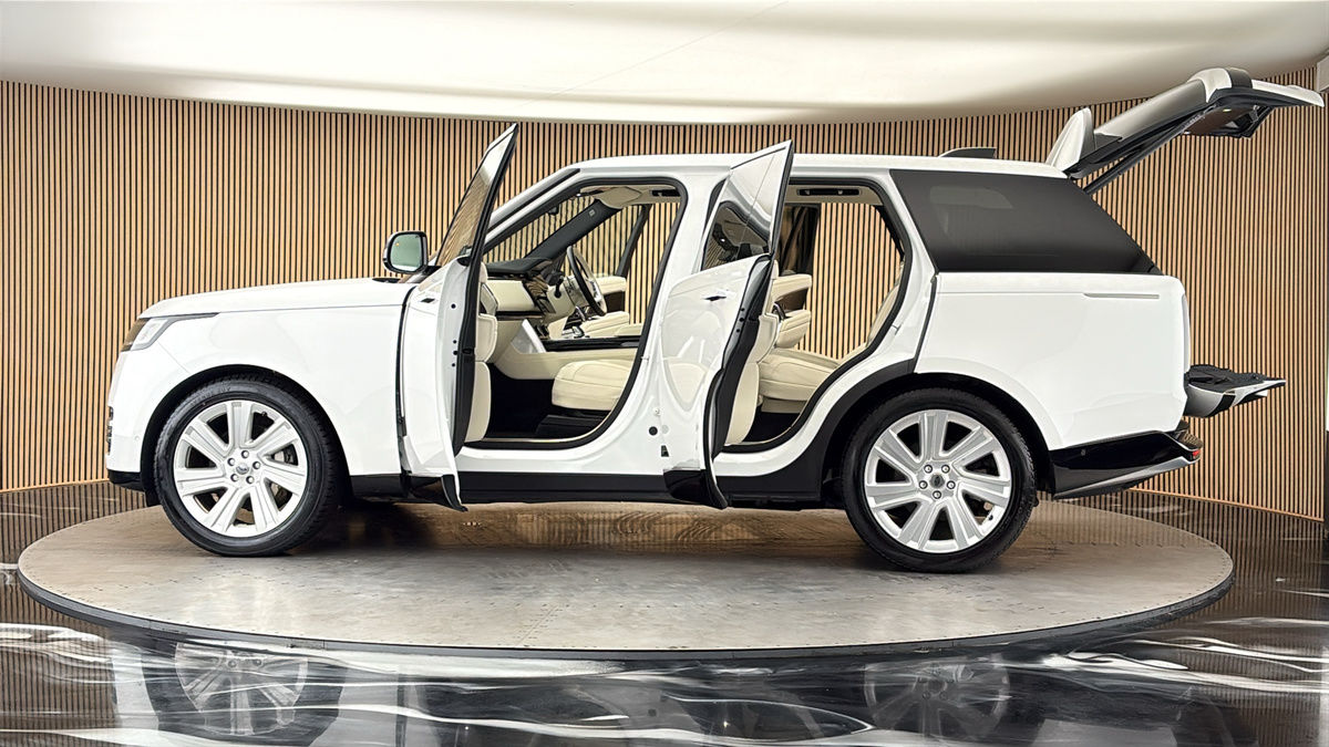 More views of Land Rover Range Rover
