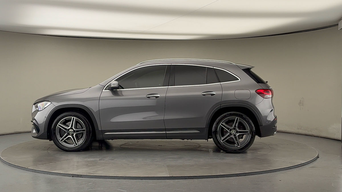 More views of Mercedes-Benz GLA