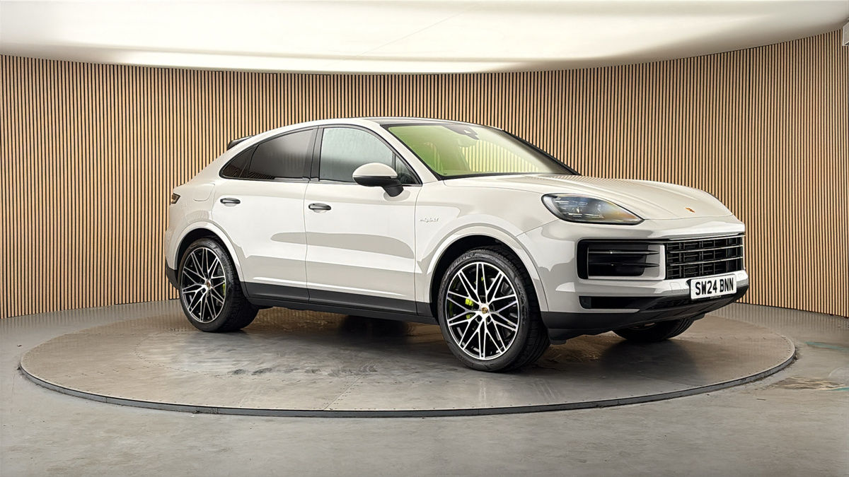 More views of Porsche Cayenne