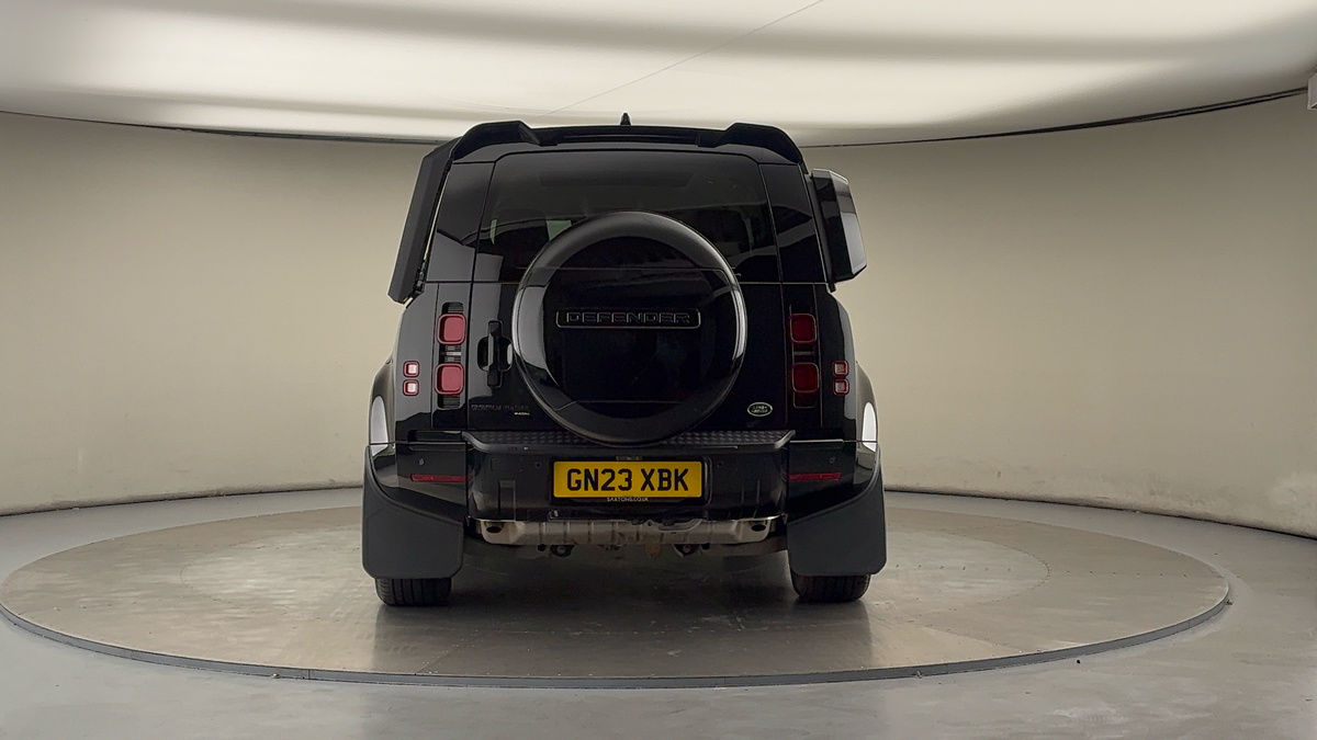 Land Rover Defender 110 Image 4