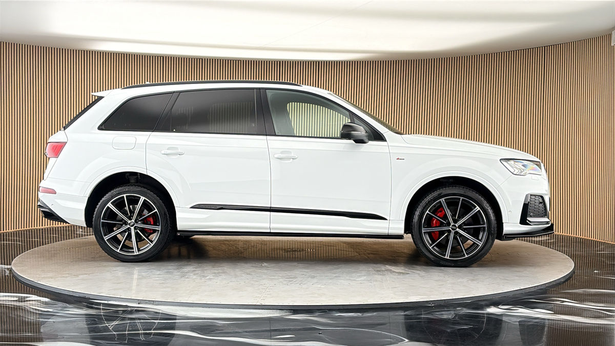More views of Audi Q7