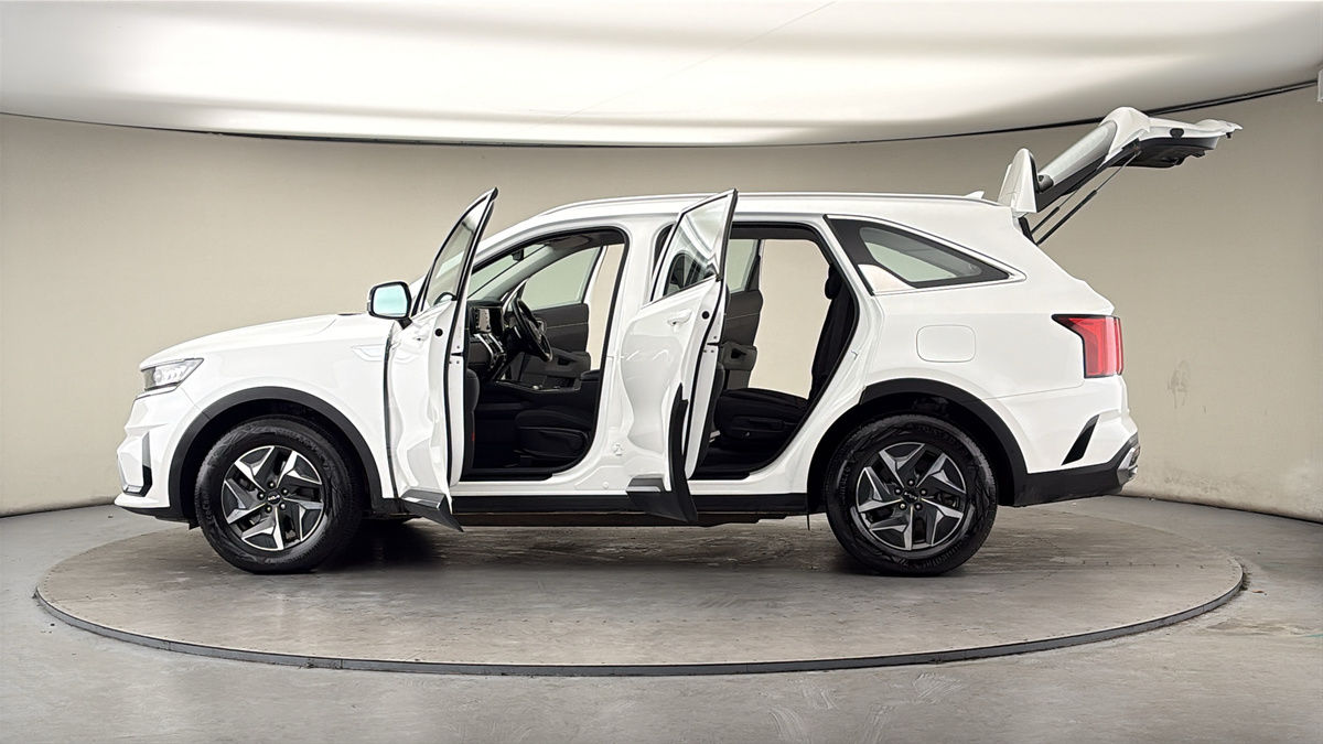 More views of Kia Sorento