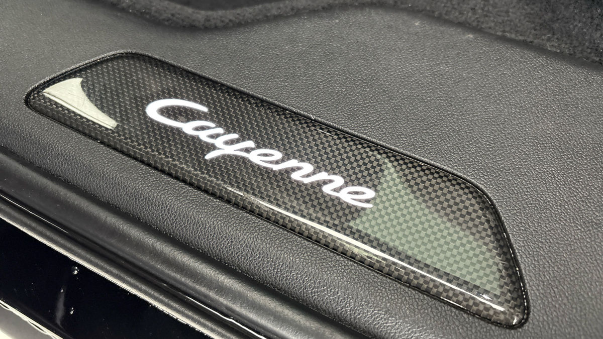 Porsche Cayenne Image 40