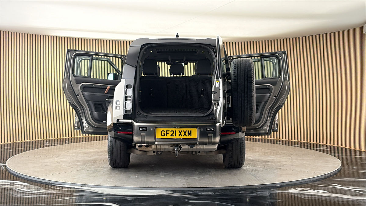 More views of Land Rover Defender 110