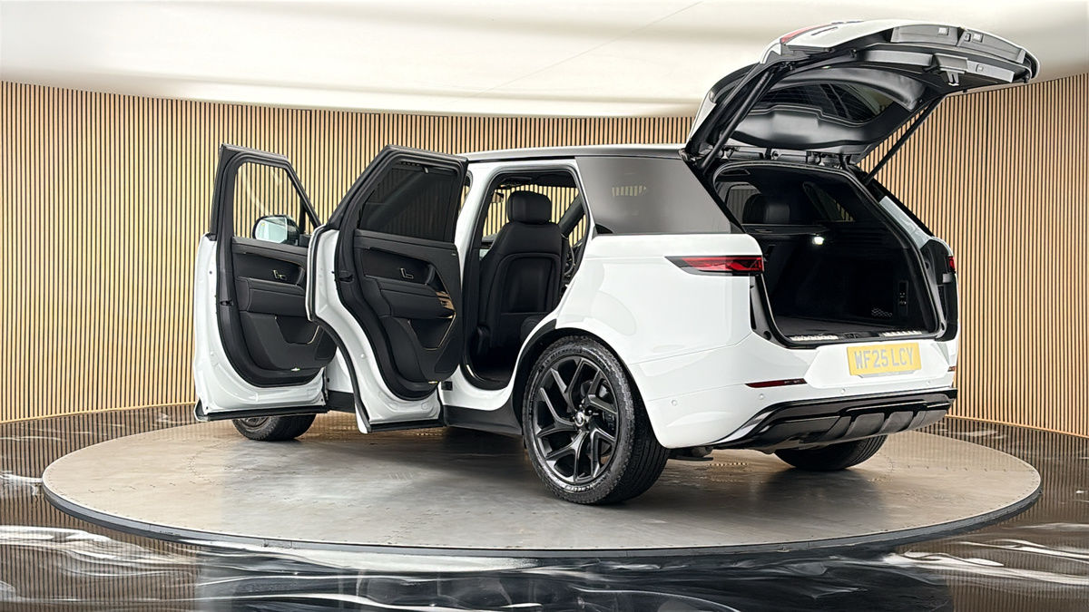 More views of Land Rover Range Rover Sport