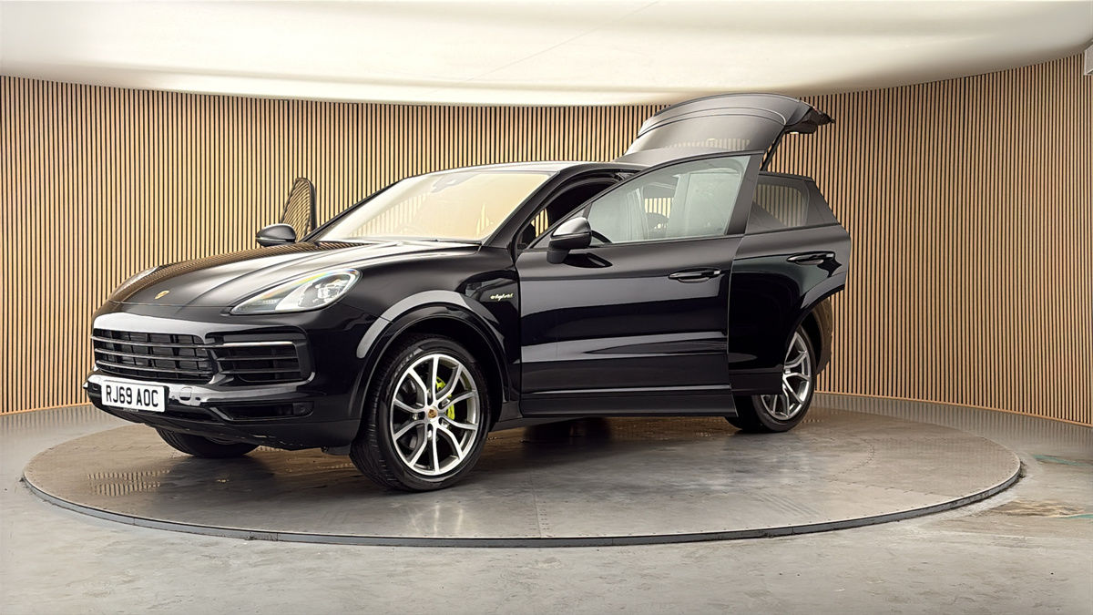 Porsche Cayenne Image 22