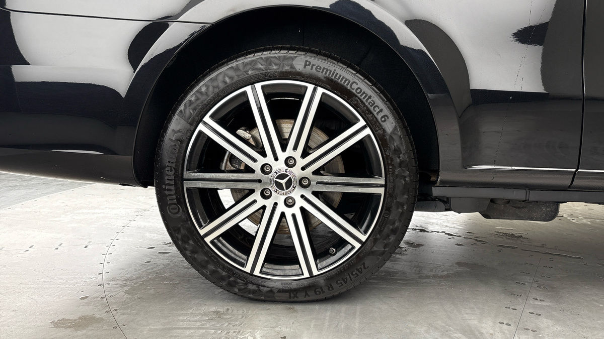 Mercedes-Benz V Class Image 10