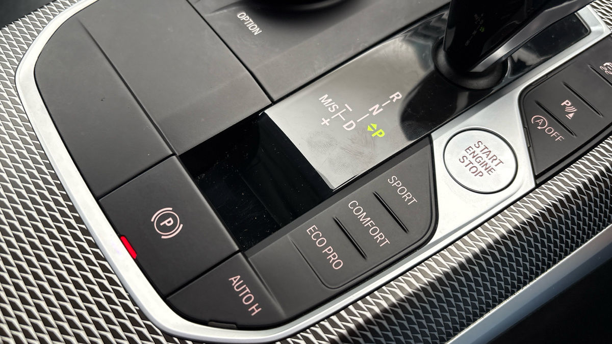 BMW 3 Series Image 25