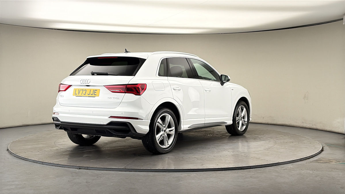 More views of Audi Q3