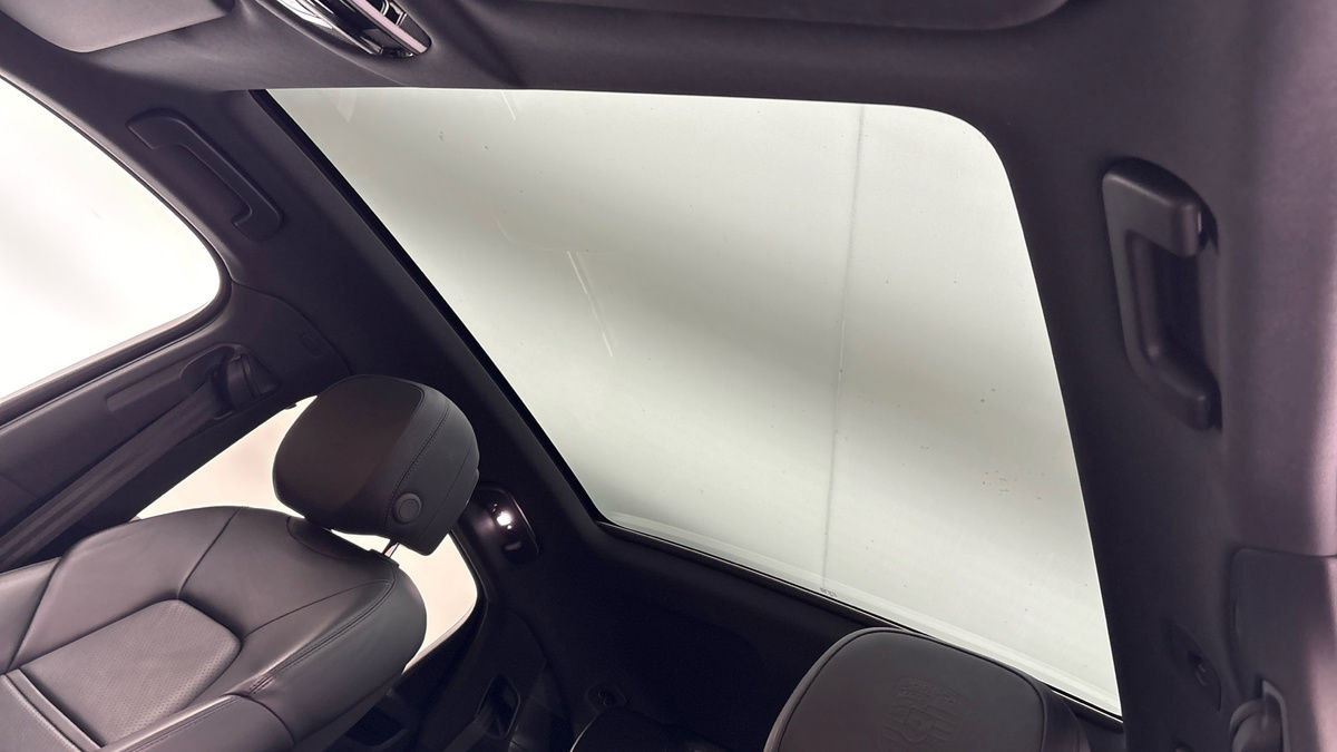 Porsche Cayenne Image 6