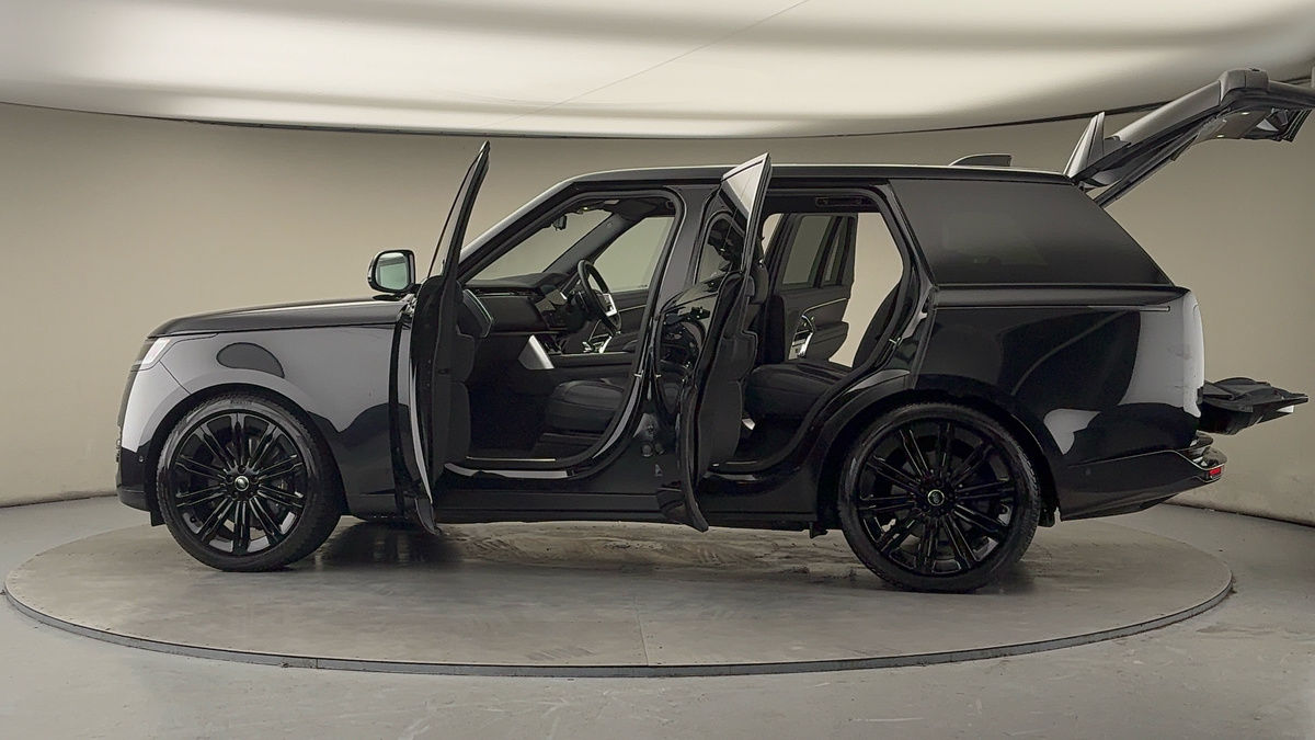 More views of Land Rover Range Rover