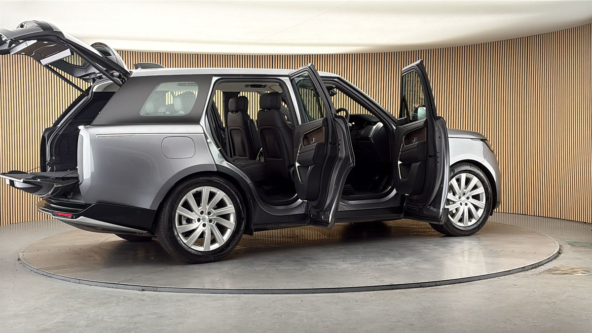 More views of Land Rover Range Rover