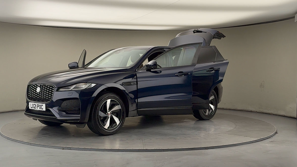 Jaguar F-PACE Image 22