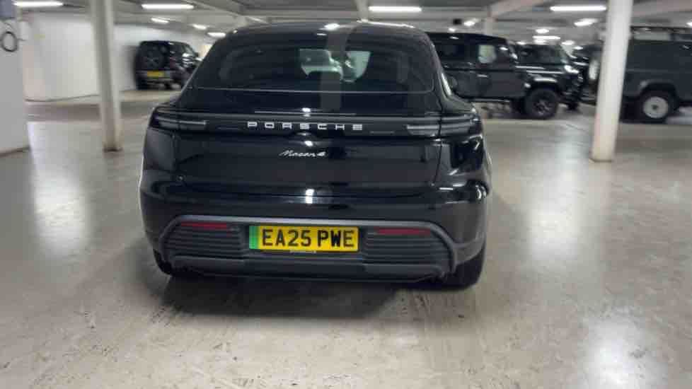 More views of Porsche Macan