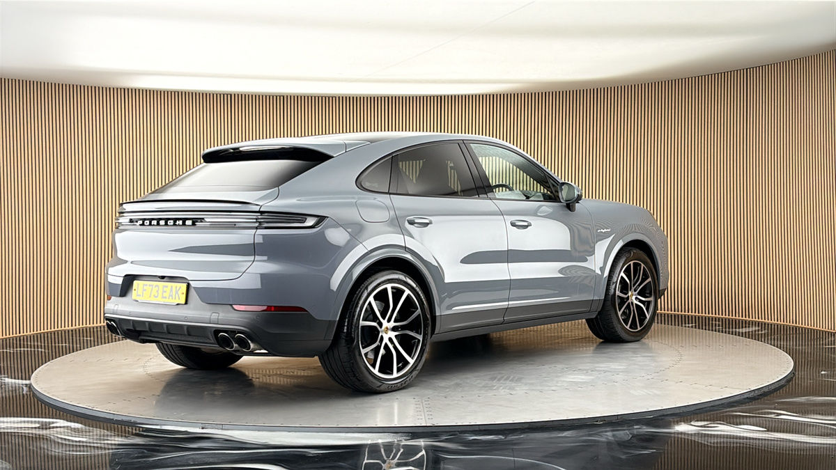 Porsche Cayenne Image 21