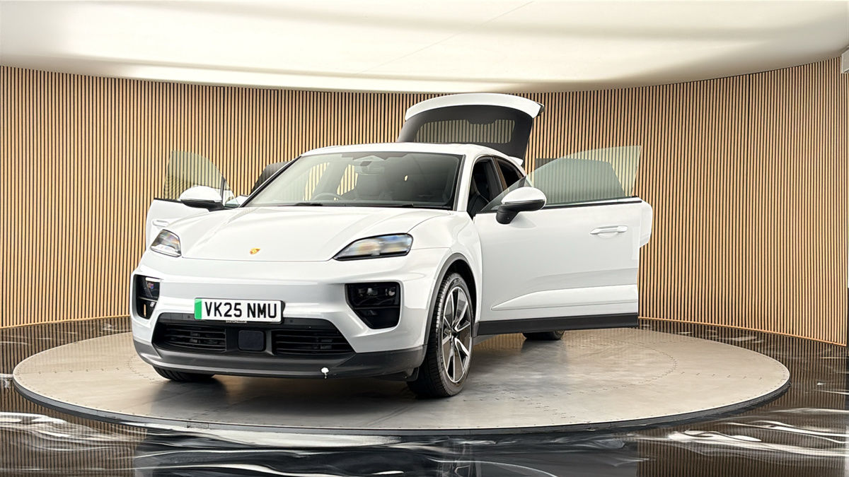 More views of Porsche Macan