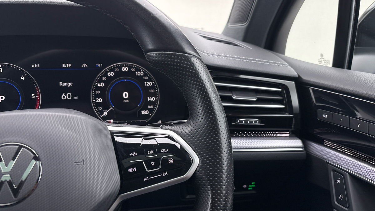 Volkswagen Touareg Image 14