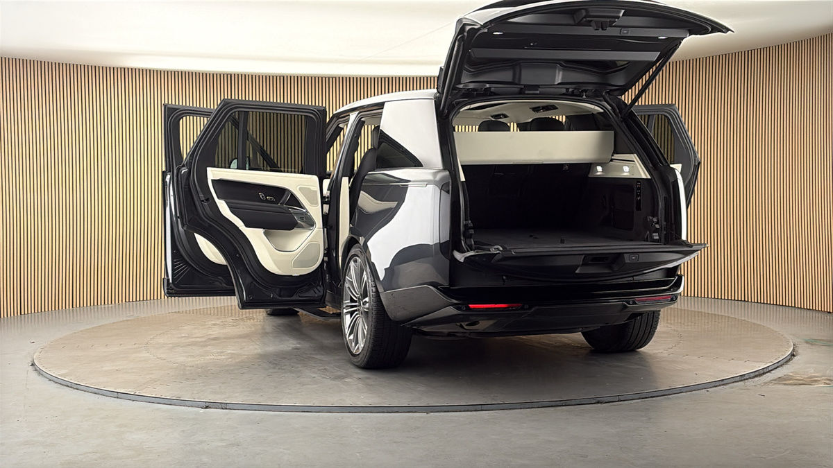 More views of Land Rover Range Rover