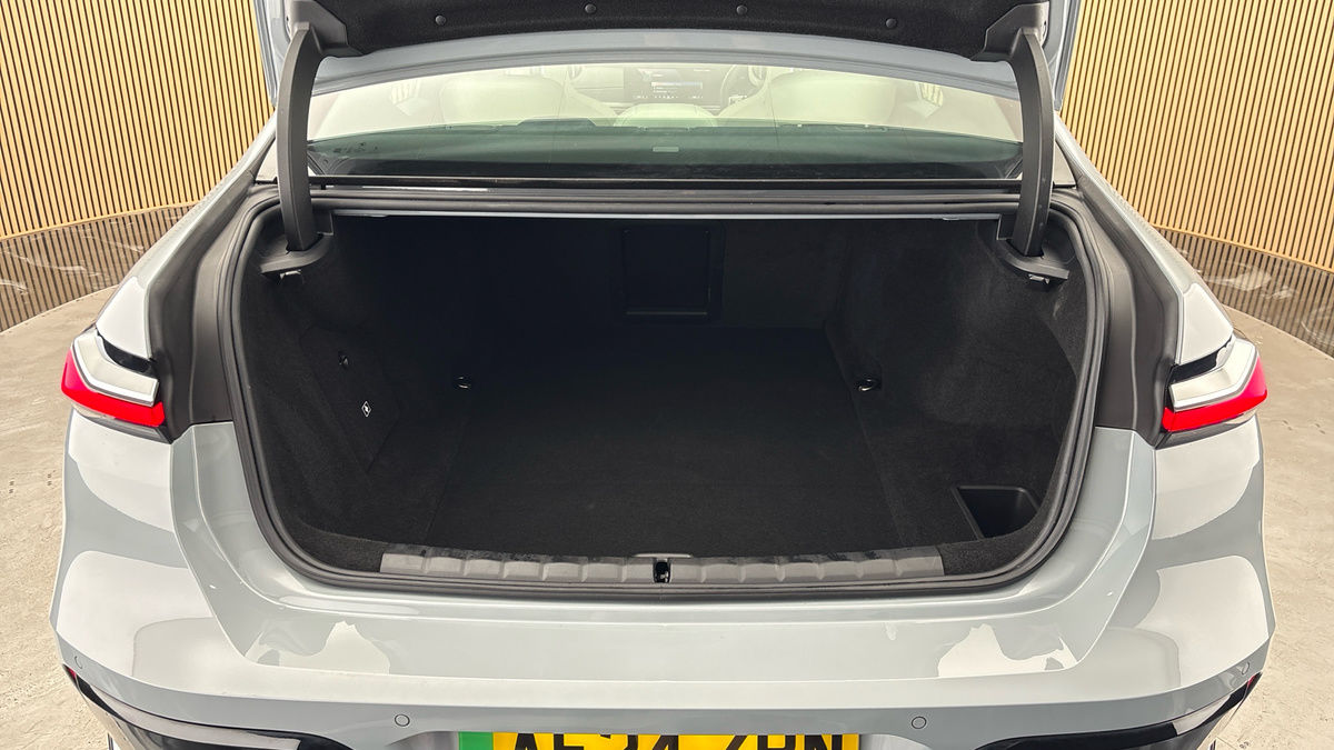 BMW i7 Image 11