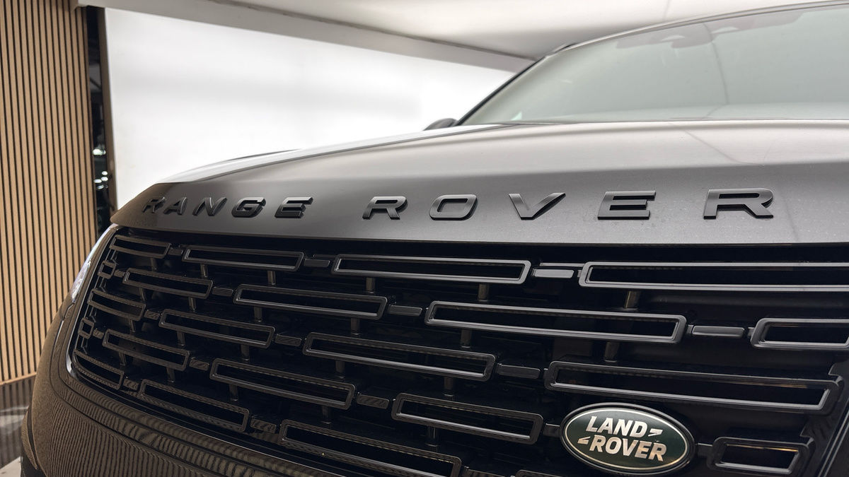 Land Rover Range Rover Velar Image 24
