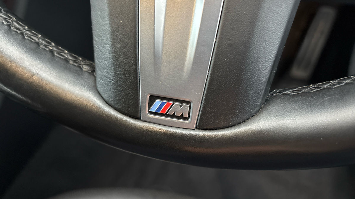 BMW 8 Series Image 25