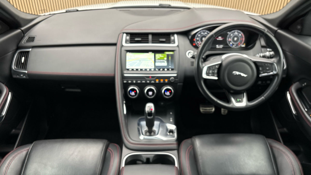 Jaguar E-PACE Image 12