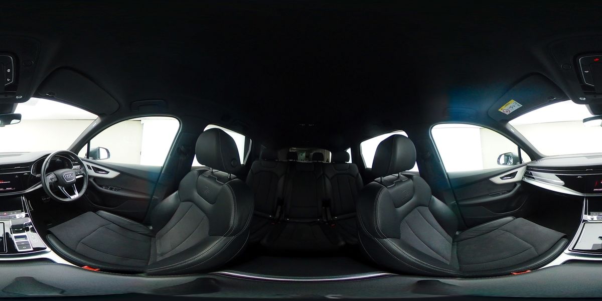 More views of Audi Q7