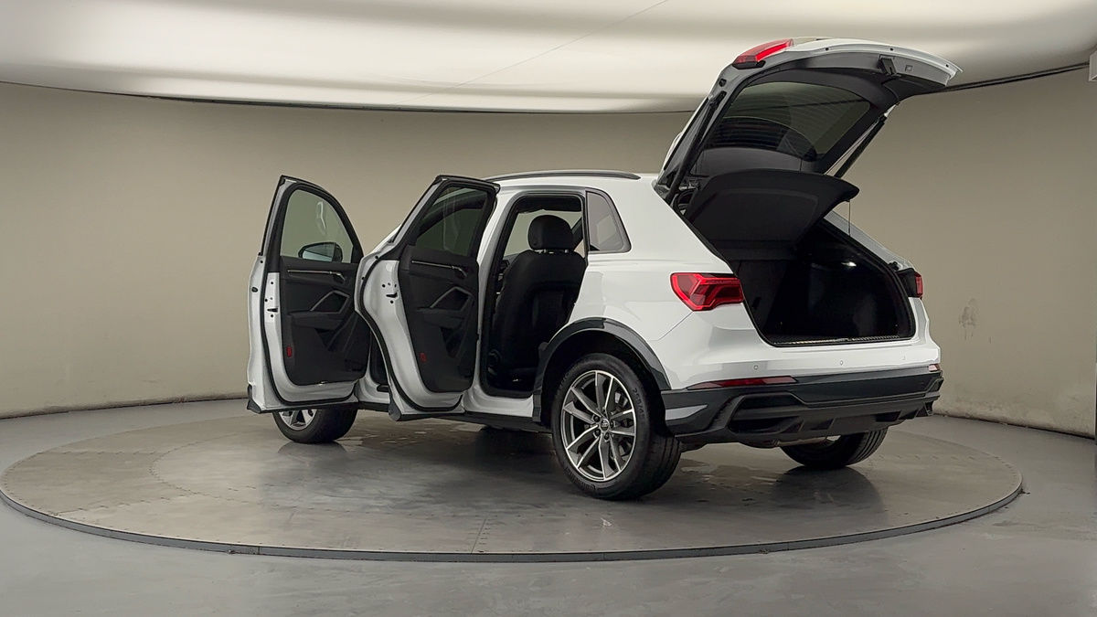 More views of Audi Q3