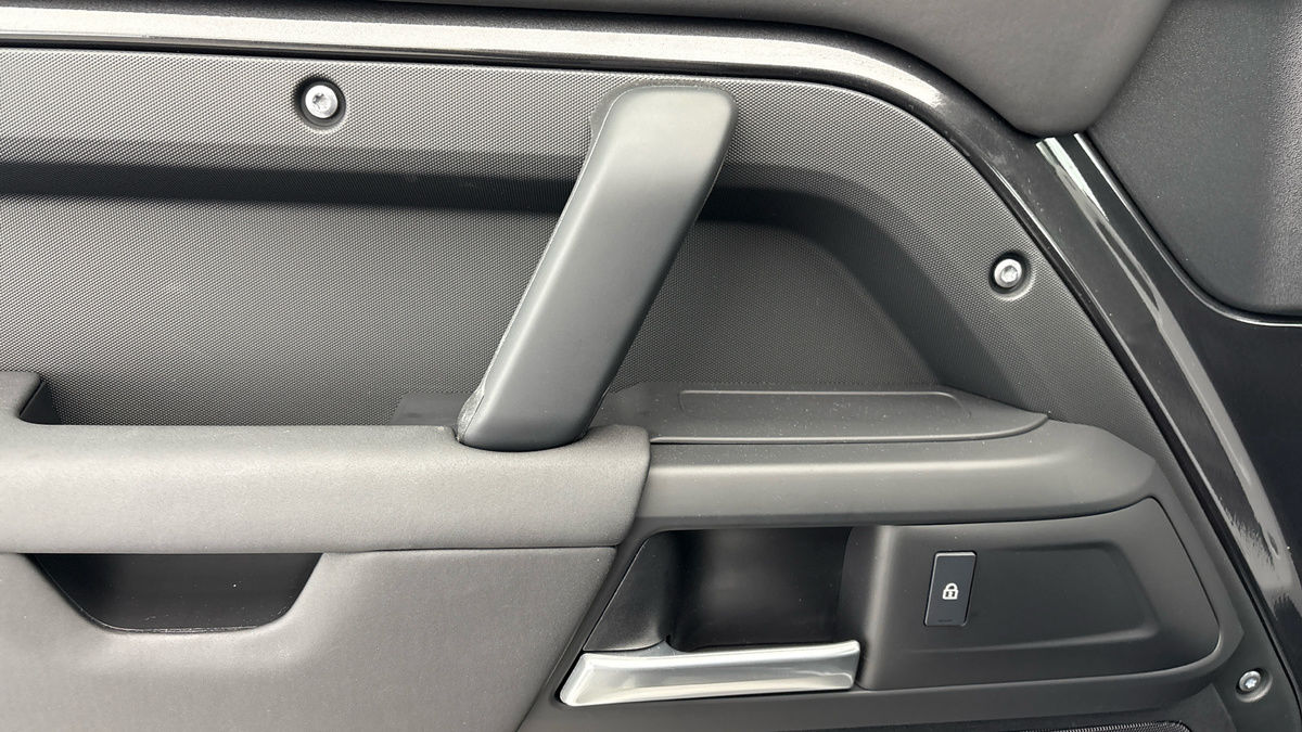 Land Rover Defender 90 Image 19