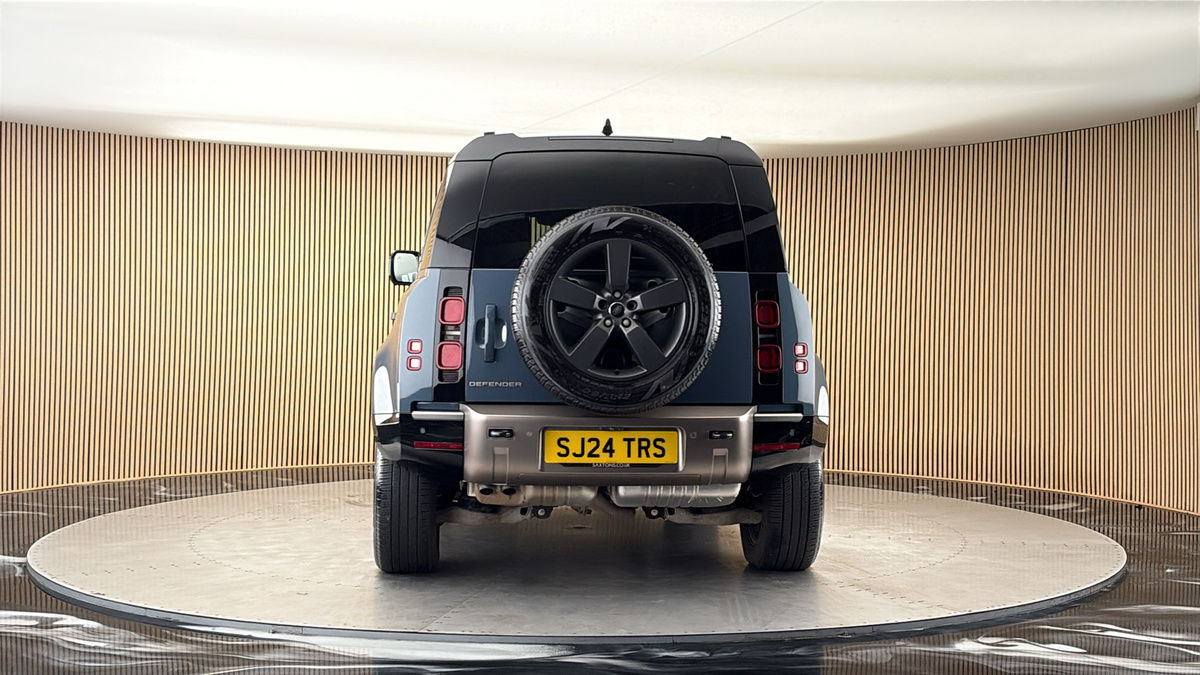 More views of Land Rover Defender 110