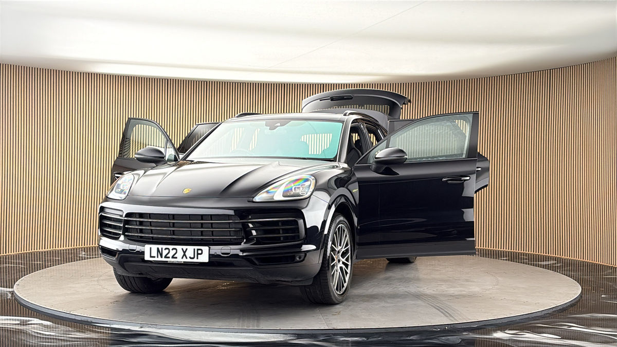 More views of Porsche Cayenne