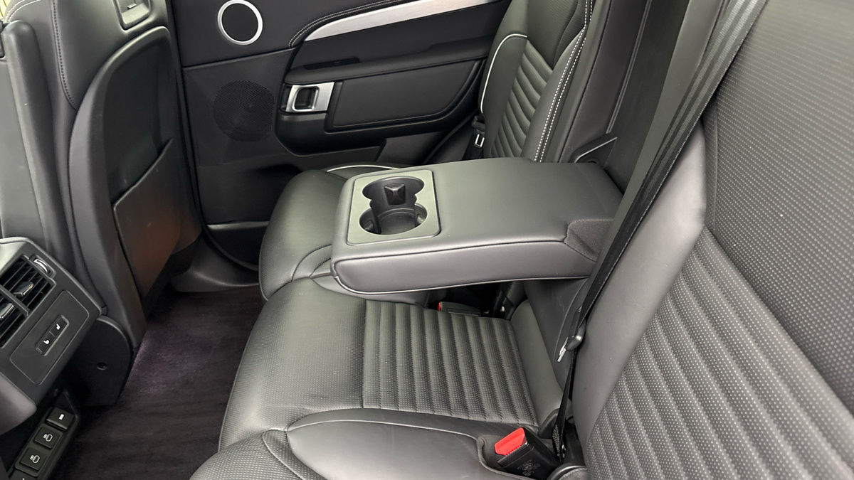 Land Rover Discovery Image 9
