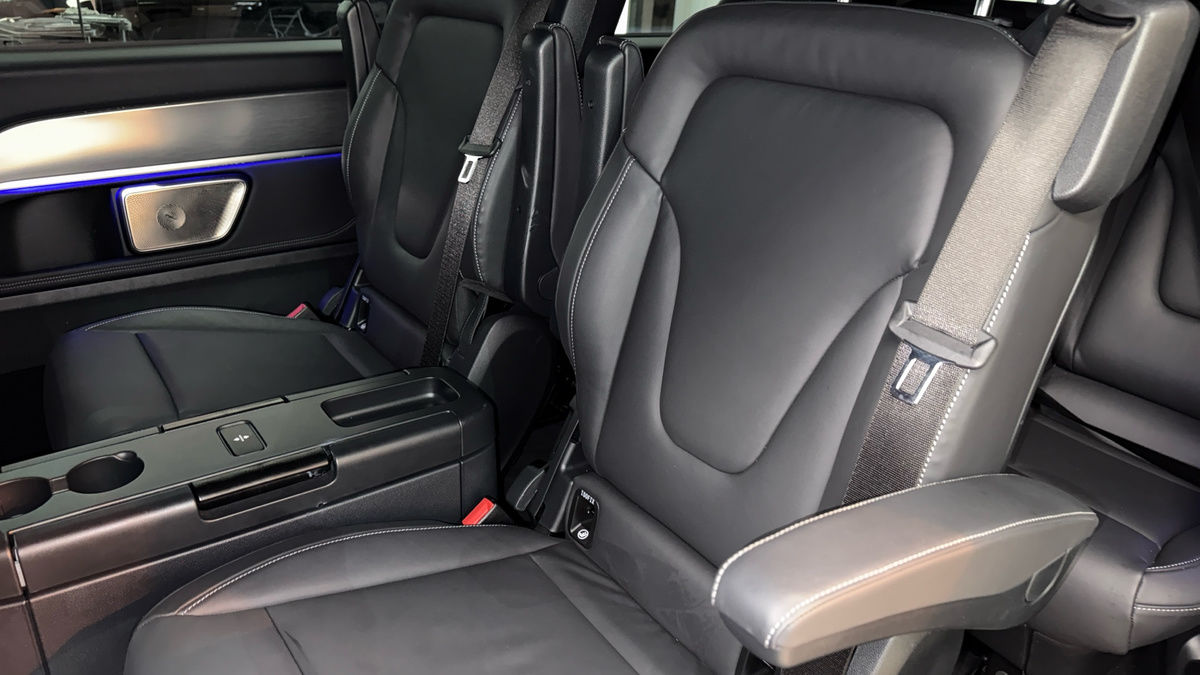 Mercedes-Benz V Class Image 8