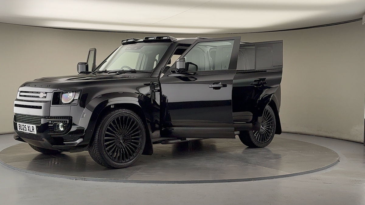 Land Rover Defender 110 Urban Image 22