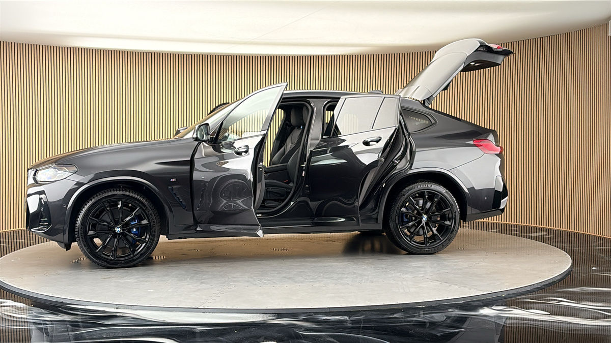 More views of BMW X4